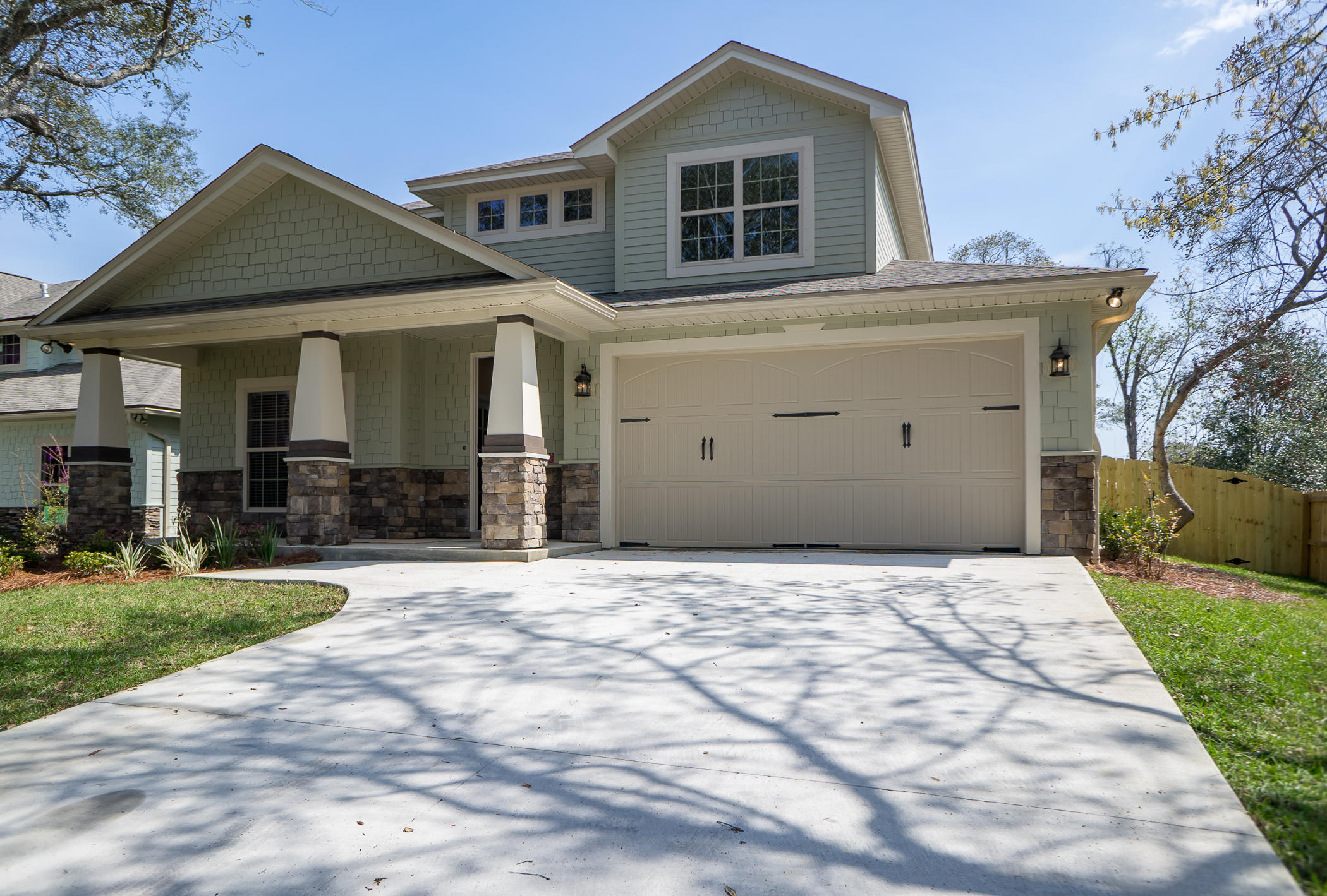 Spacious 4 bedroom, 3 bath home in the heart of Fort Walton Beach. Handscraped toasted Chestnut wood flooring in the bonus room (flex room) to your left, Formal dining room, stairs and in the loft. The kitchen is great for entertaining with a Granite counter tops, breakfast bar, pantry, open caf style eat-in area, and opens to the family room all with tile flooring. Access the 14x12 Lanai from the Caf and the Master bedroom. The Master suite offers walk-in closet, garden tub, separate shower, and dual vanities. Level 1 there is a there is a full bath, flex room that can be an office, play room, or a media room, Formal Dining , utility room and under the stair storage. On the second level are three additional bedrooms that open to the loft area. Large yard to roam or to add a pool. Estimated completion date is mid February. Seller pays $4000 towards buyer closing costs with the use of preferred lender. Call today for an appt to view this home.
