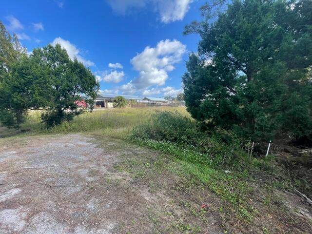 NO RECORDED SUBDIVISION - Land