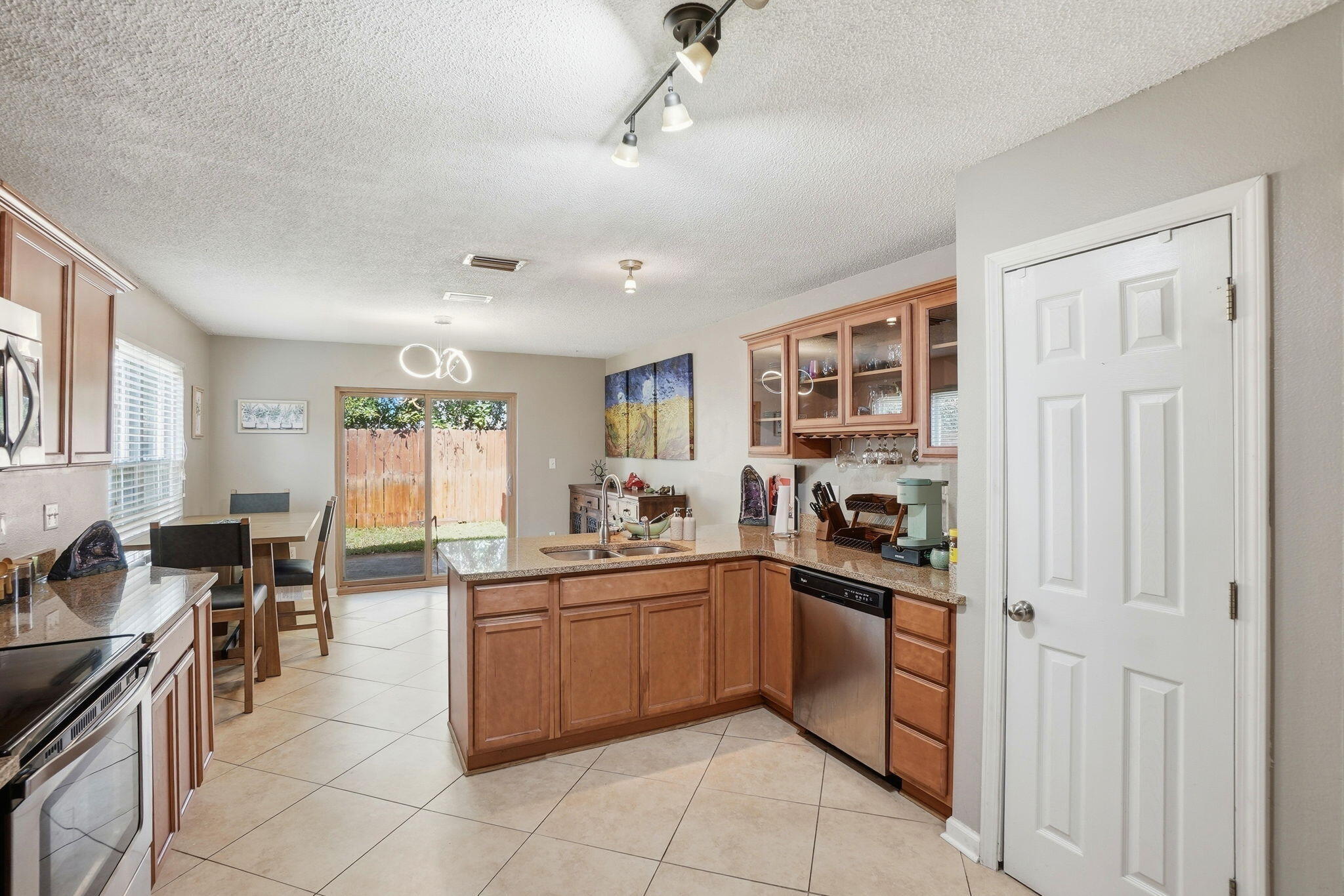 SHALIMAR OAKS - Residential
