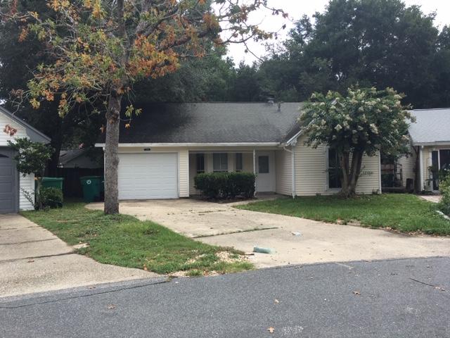 Nice home in the heart of Blue Water Bay,open floor plan, wood burning fireplace in living room vaulted ceilings, large attached screen porch. one car garage, NO refrigerator in unit, older refer in garage a tenant could use, not warrenteed.Large fenced back yard. Sorry no pets allowed.