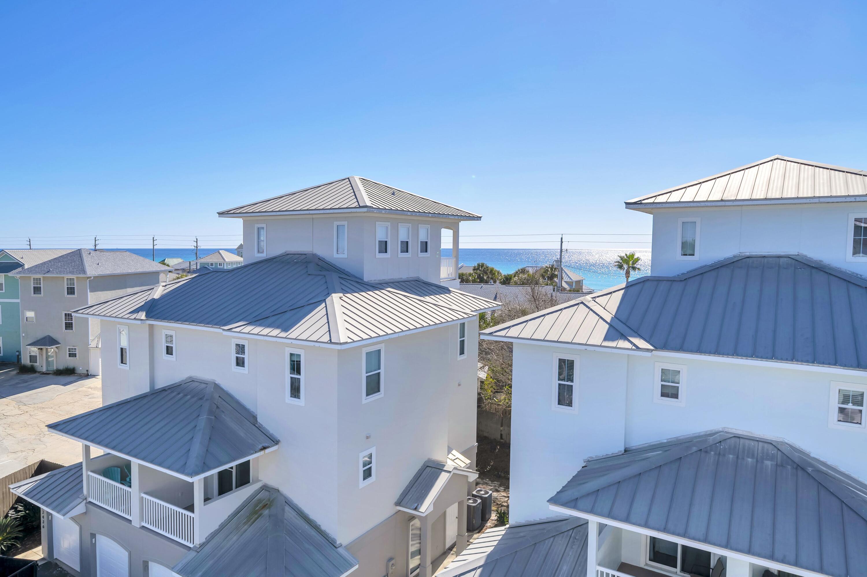 CASA DEL MAR - Residential