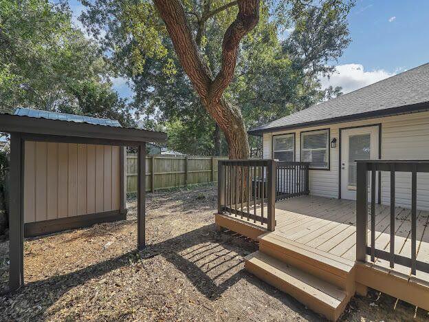 LOT 17 BLK 2 CHICKASAW S/D OR 1293-117 - Residential Lease