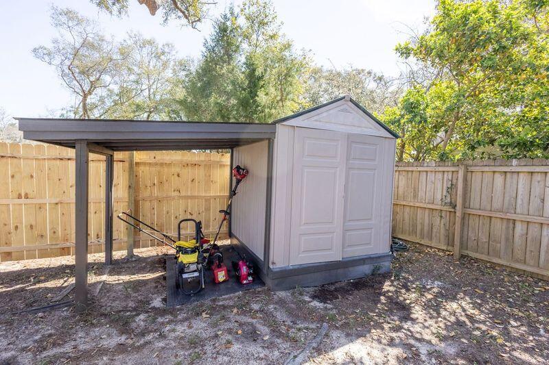 LOT 17 BLK 2 CHICKASAW S/D OR 1293-117 - Residential Lease