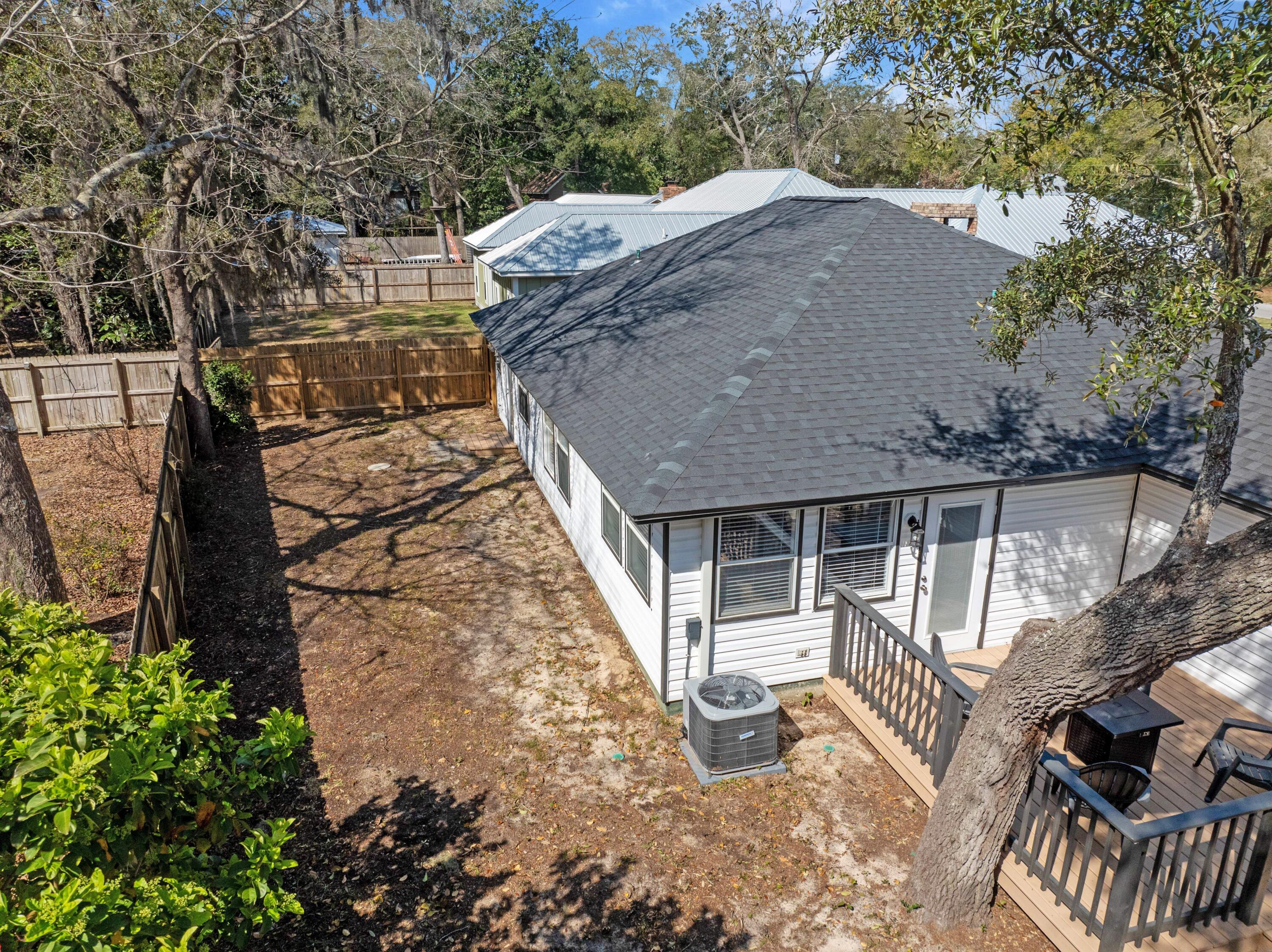 LOT 17 BLK 2 CHICKASAW S/D OR 1293-117 - Residential Lease