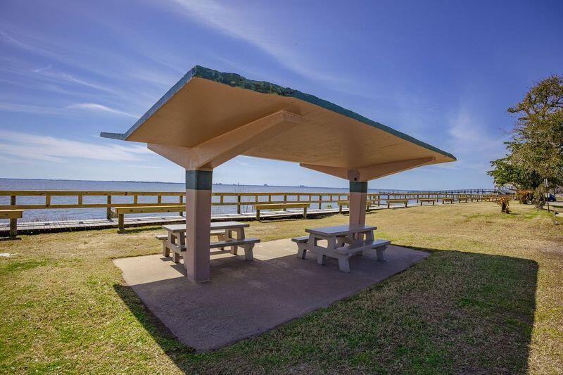 LOT 17 BLK 2 CHICKASAW S/D OR 1293-117 - Residential Lease