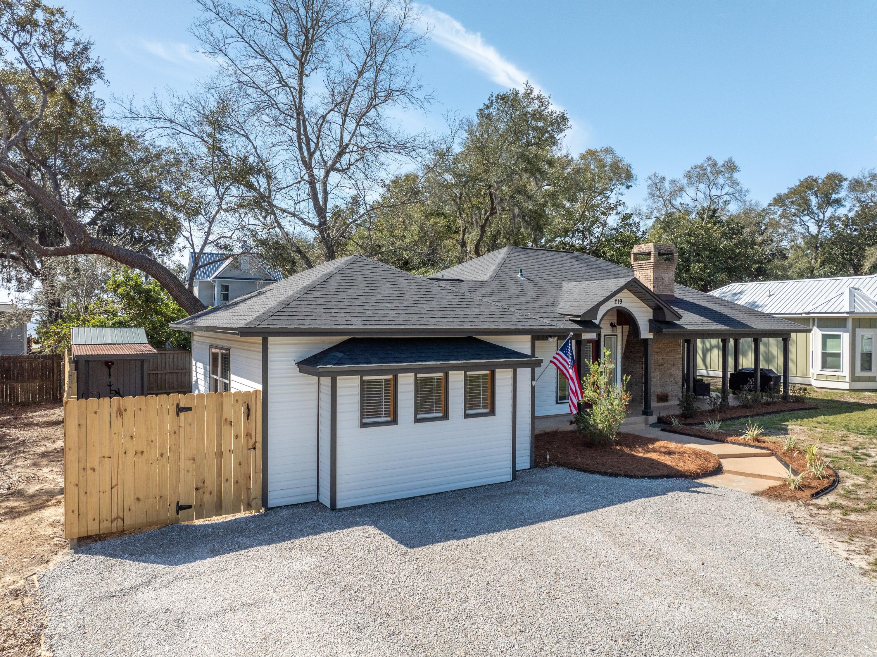 LOT 17 BLK 2 CHICKASAW S/D OR 1293-117 - Residential Lease