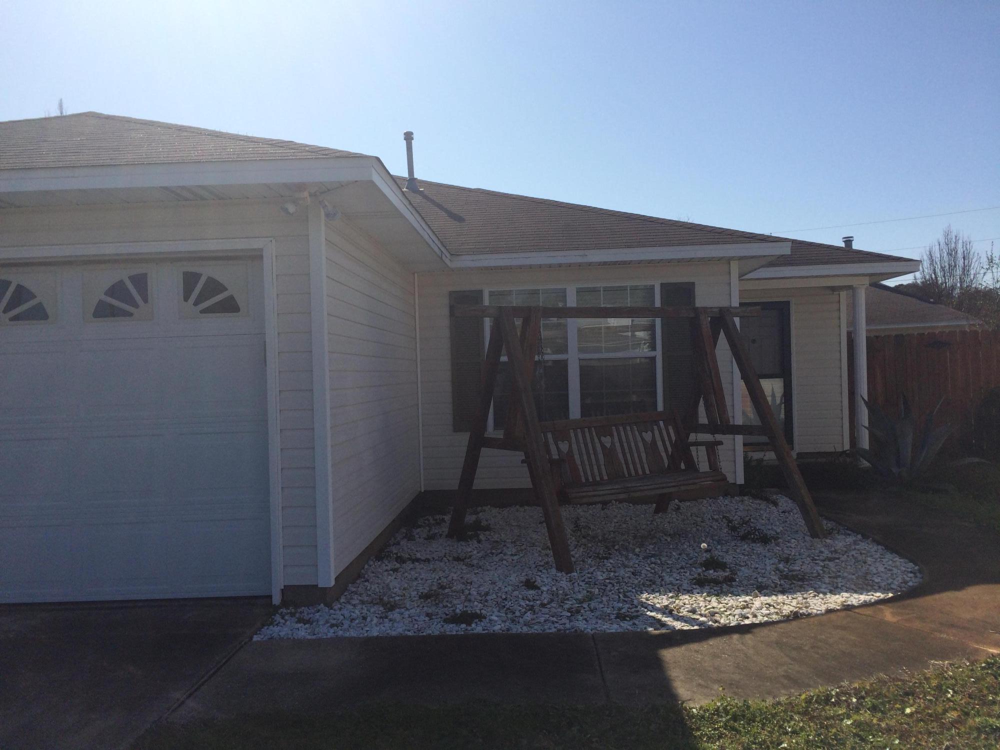 Just reduced over 20K! Great investment property opportunity. Long-term tenant occupied.
just few minutes away from Hurlburt Field and schools. Home has spacious living room/dining area and master bedroom with walk in closet. Property has privacy fence on back yard and swing on front that conveys. Call to set us you appointment today!