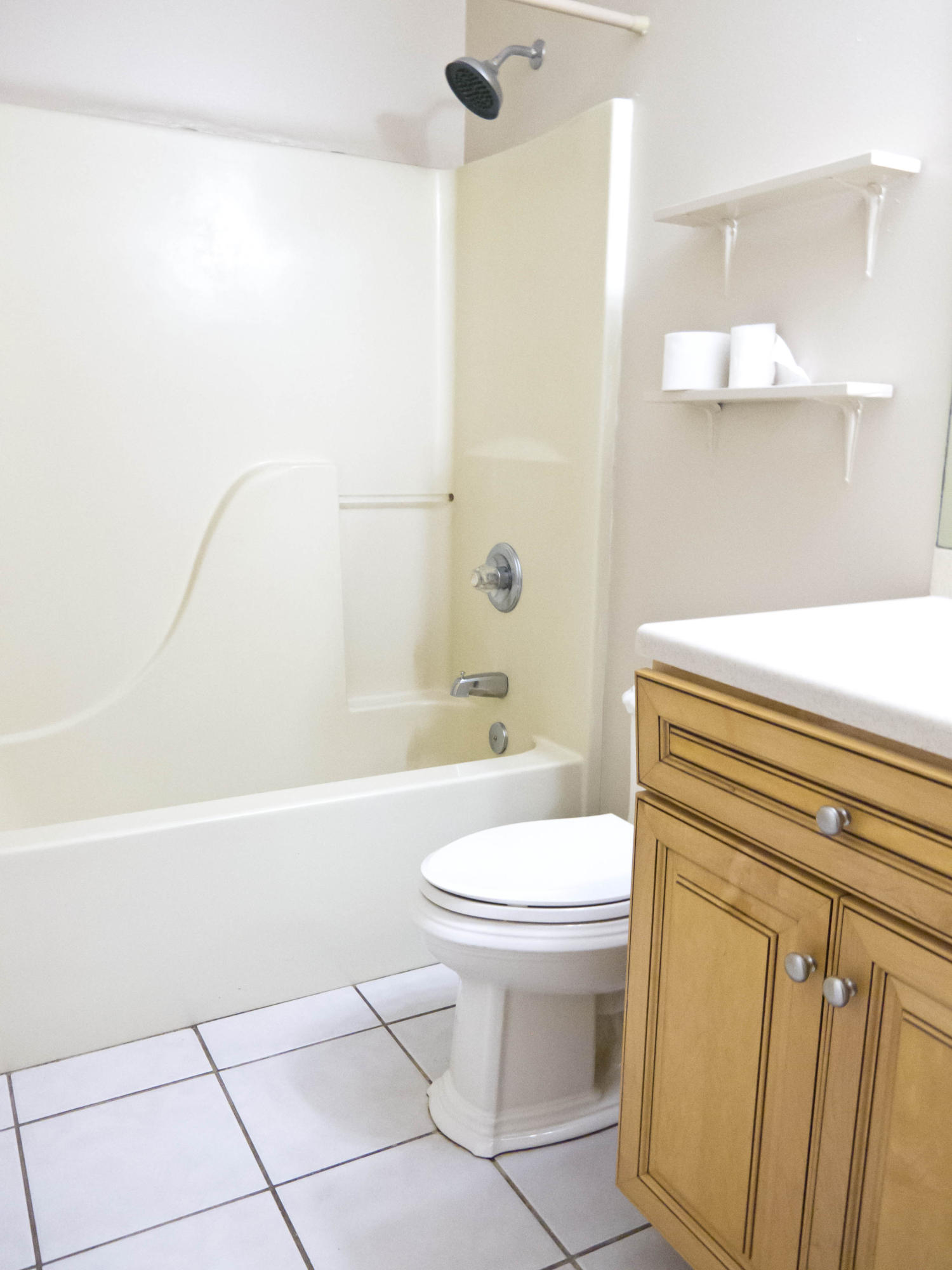 CRESCENT SHORES COM NE COR LOTQQ TH - Residential Lease