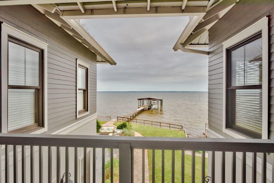 BAY PINE SHORES - Residential Lease