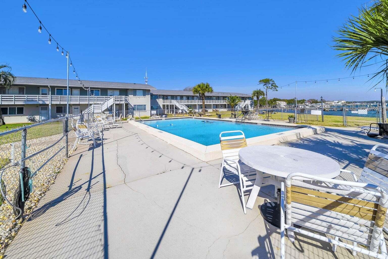 BAYVIEW WATERS CONDO - Residential