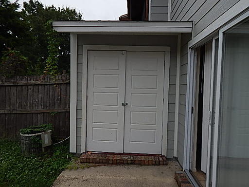 MONTAGE MANOR - Residential Lease
