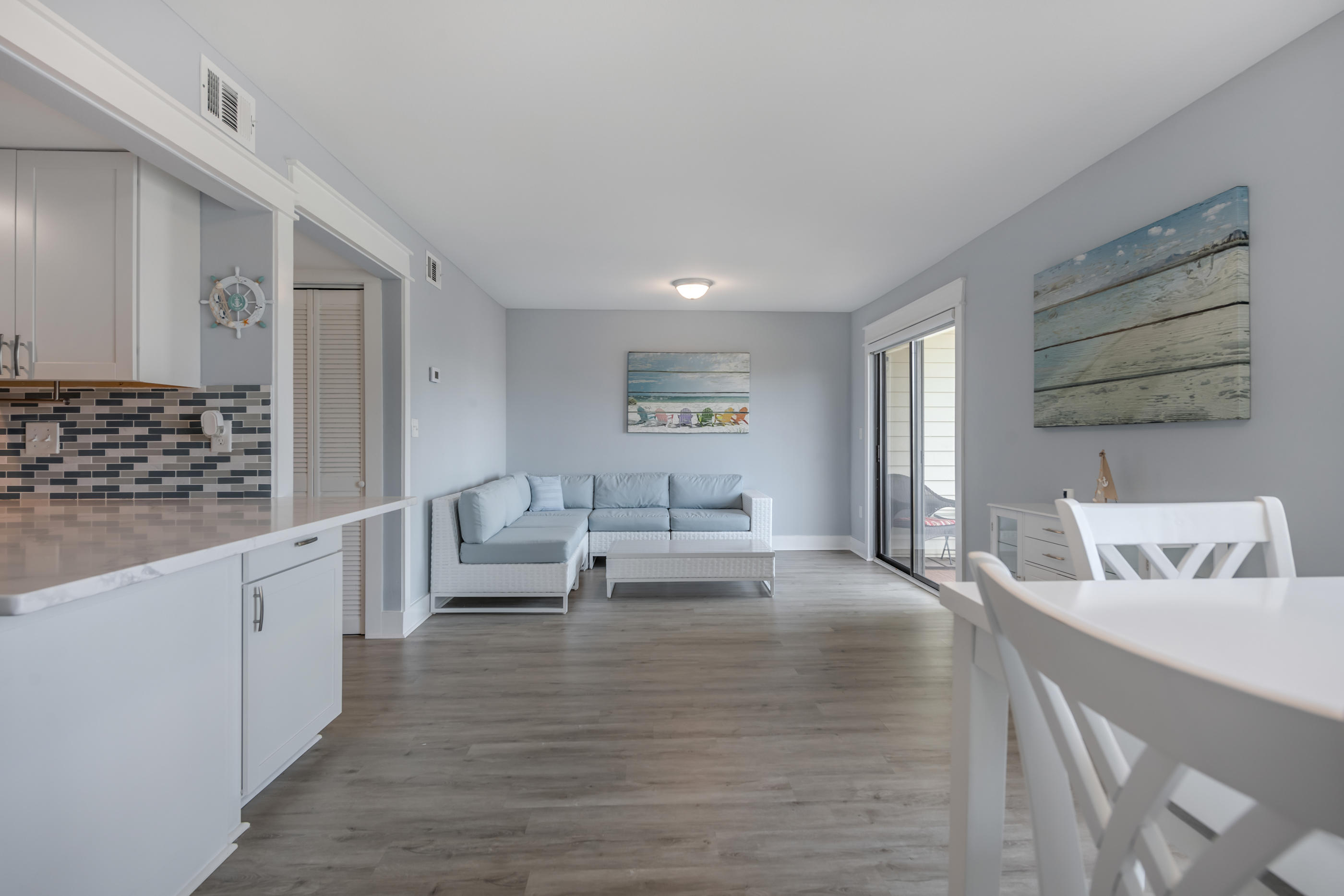 Fabulous updated unit on the 2nd floor! All upgrades were done in 2020, including new LVP flooring, beautiful Calcatta Marble countertop, and fresh paint. This unit also includes its own washer/dryer. Fountainhead Condominiums is conveniently located less than 2 miles from downtown Ft. Walton, and barely a 10 minute drive to the beach! Don't feel like commuting? Not a problem! Take a dip in the community pool or get your tan on while overlooking the sound. On rainy days you can also hang out in the clubhouse! Don't miss your opportunity to see this mini-paradise for yourself!
