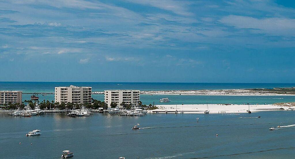 DESTIN YACHT CLUB - Residential Lease