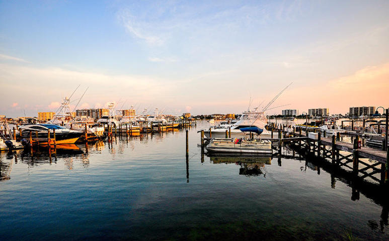 DESTIN YACHT CLUB - Residential Lease