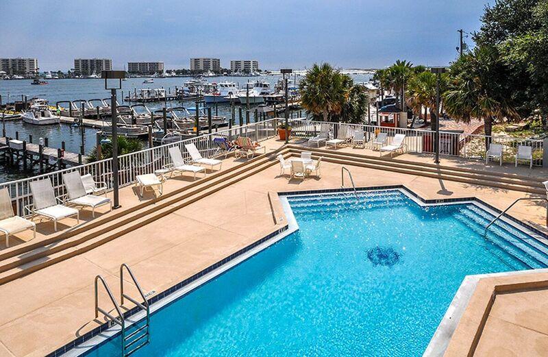 DESTIN YACHT CLUB - Residential Lease