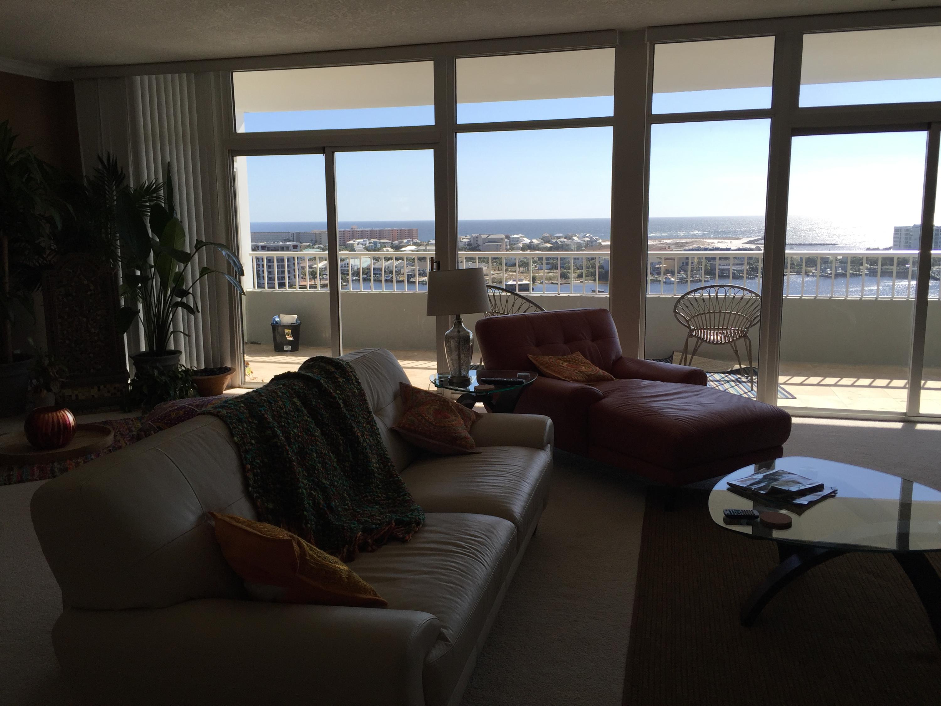 DESTIN YACHT CLUB - Residential Lease