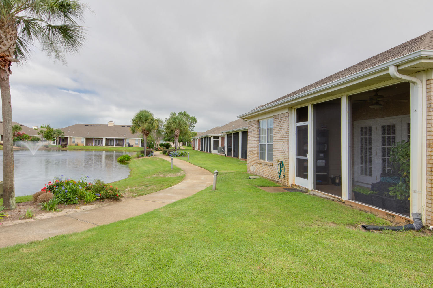 DIAMOND LAKES - Residential