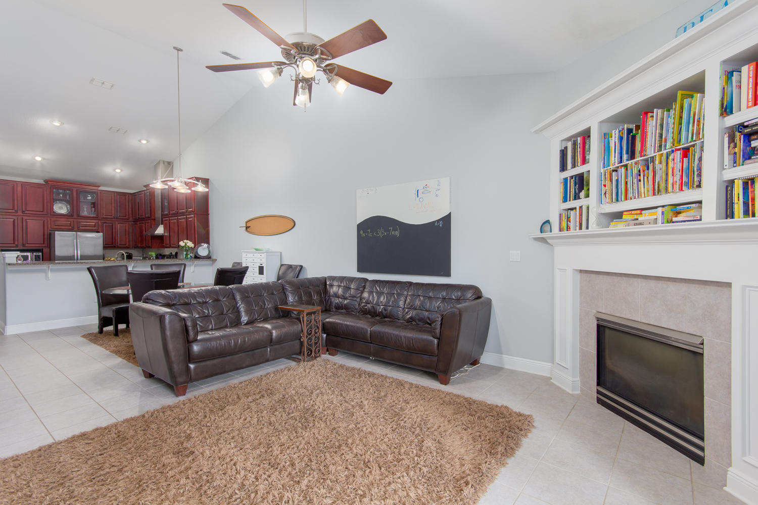 DIAMOND LAKES - Residential