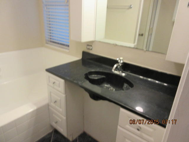 DONLABROOK GARDYNS - Residential Lease
