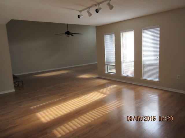 DONLABROOK GARDYNS - Residential Lease