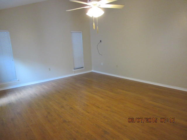 DONLABROOK GARDYNS - Residential Lease