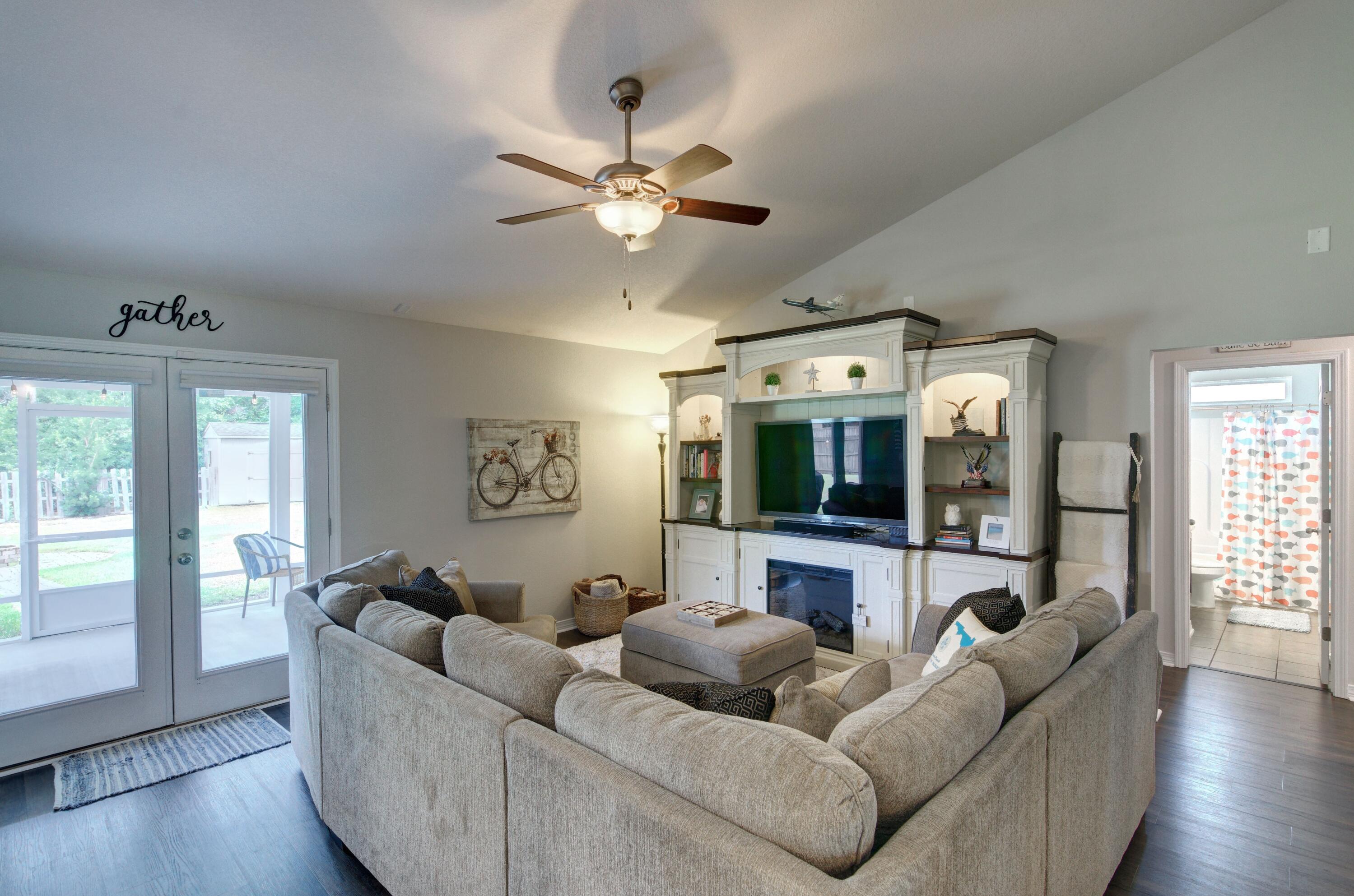 NAVARRE S/D 2ND ADDN - Residential