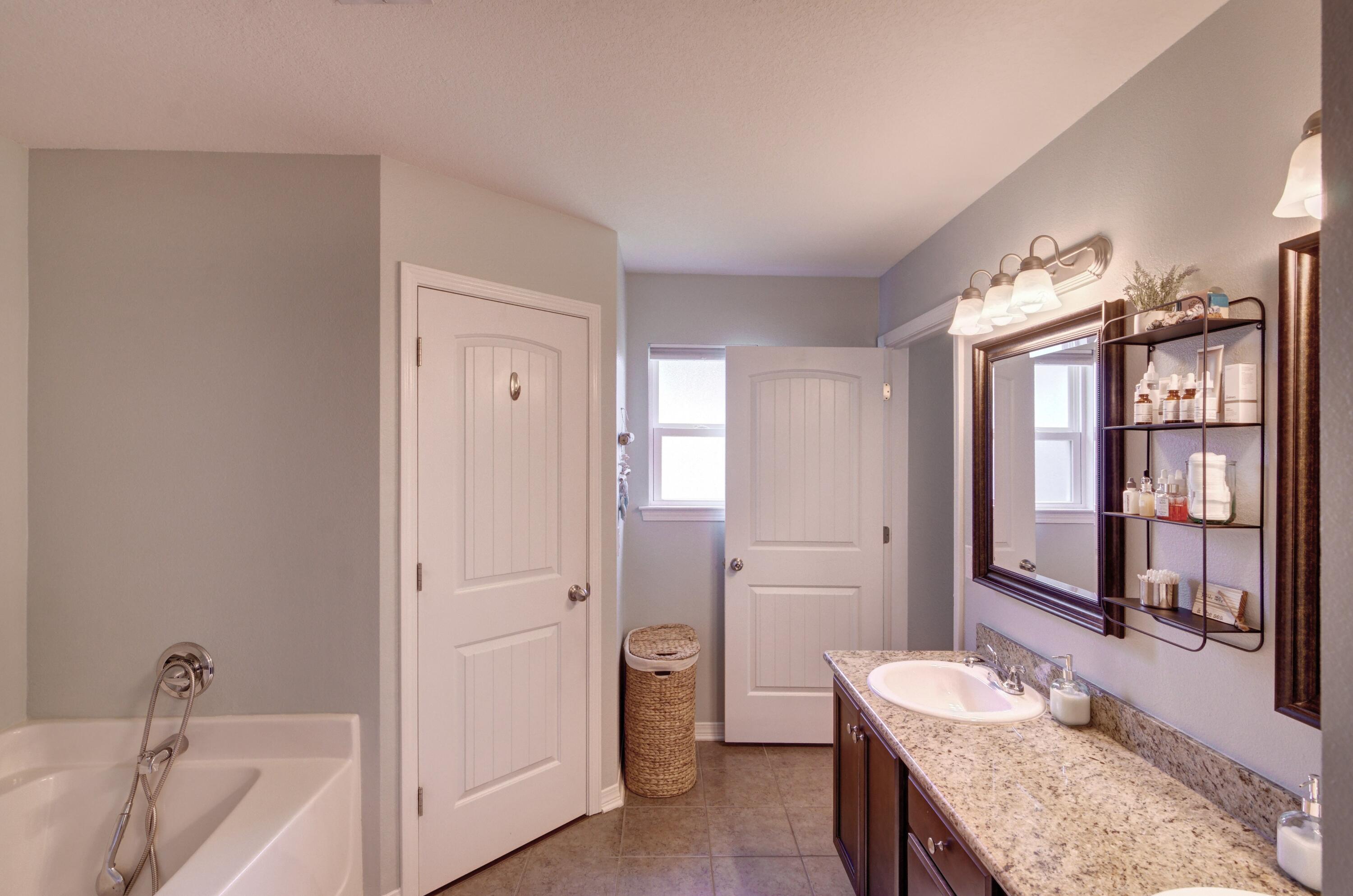NAVARRE S/D 2ND ADDN - Residential