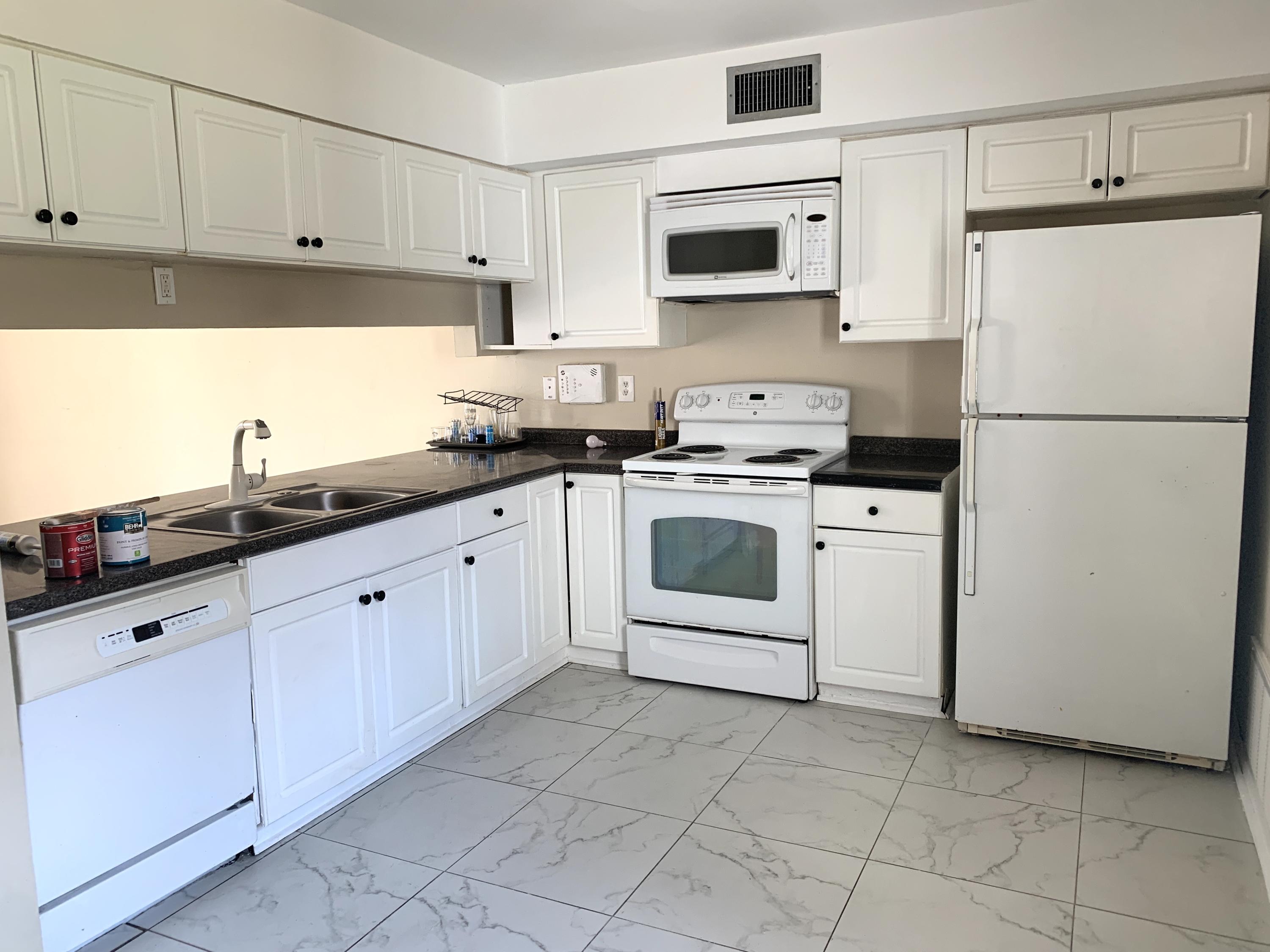 VIKING MANOR PH 1 - Residential Lease