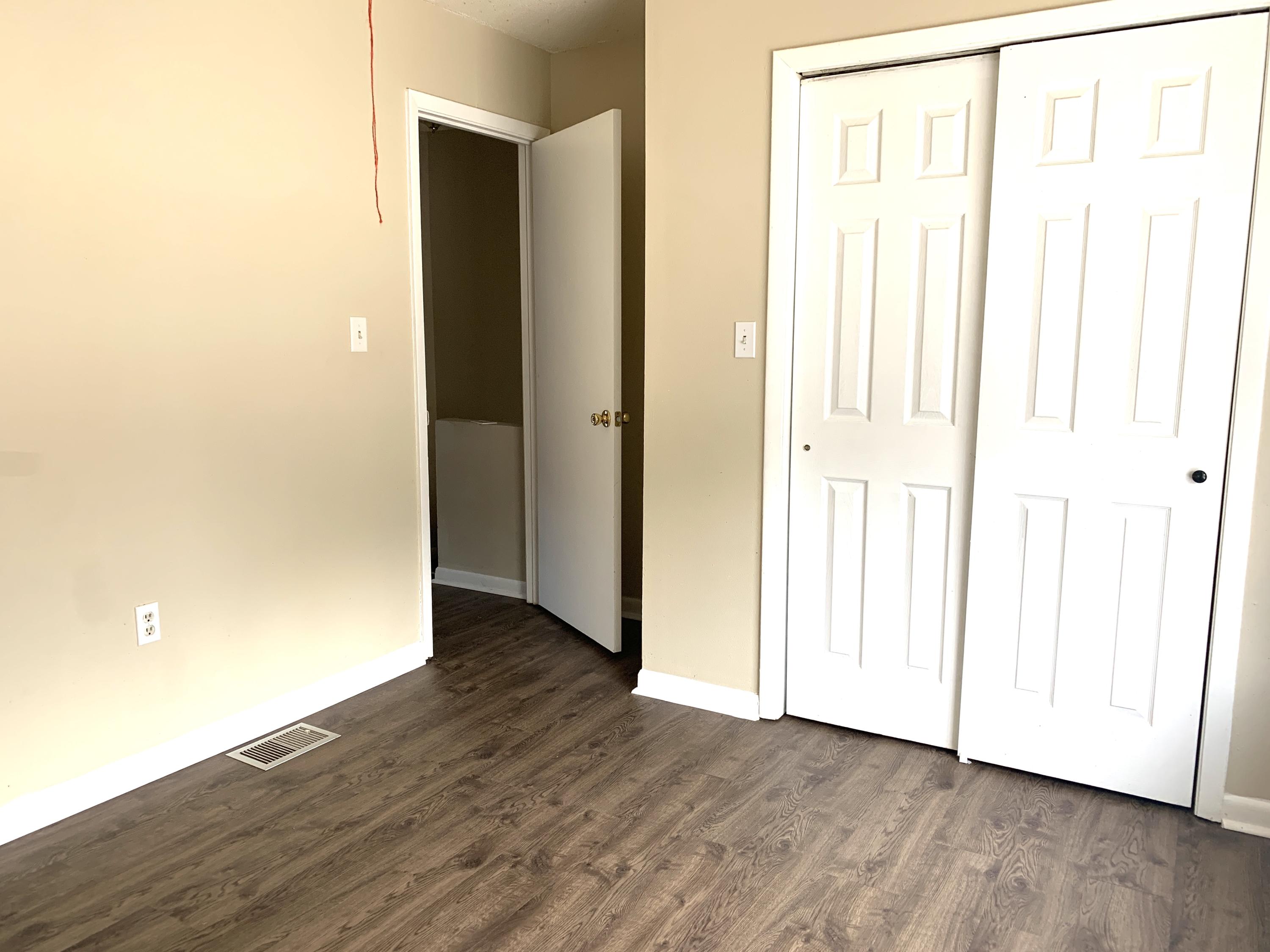 VIKING MANOR PH 1 - Residential Lease