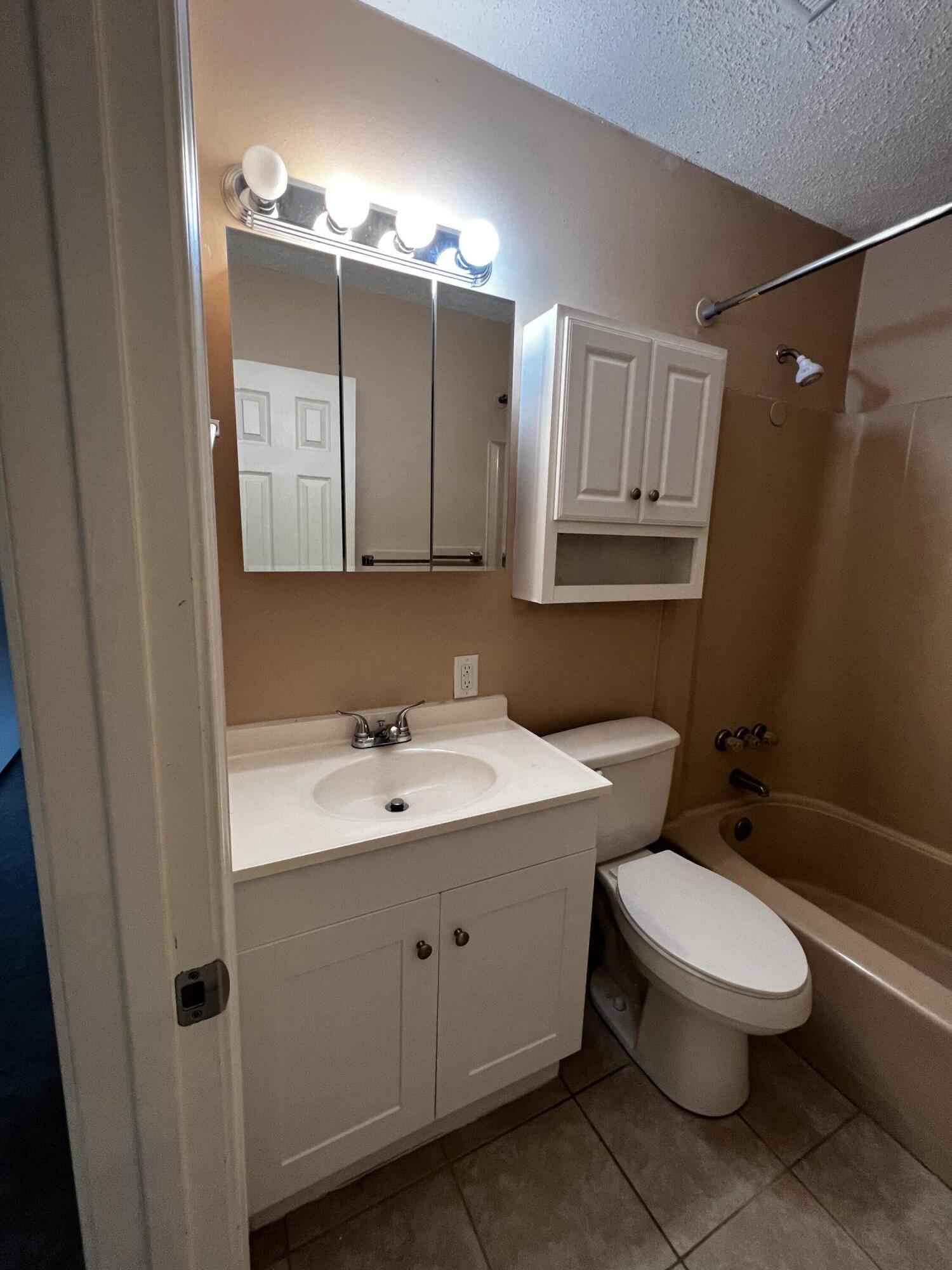 HICKORY - Residential Lease