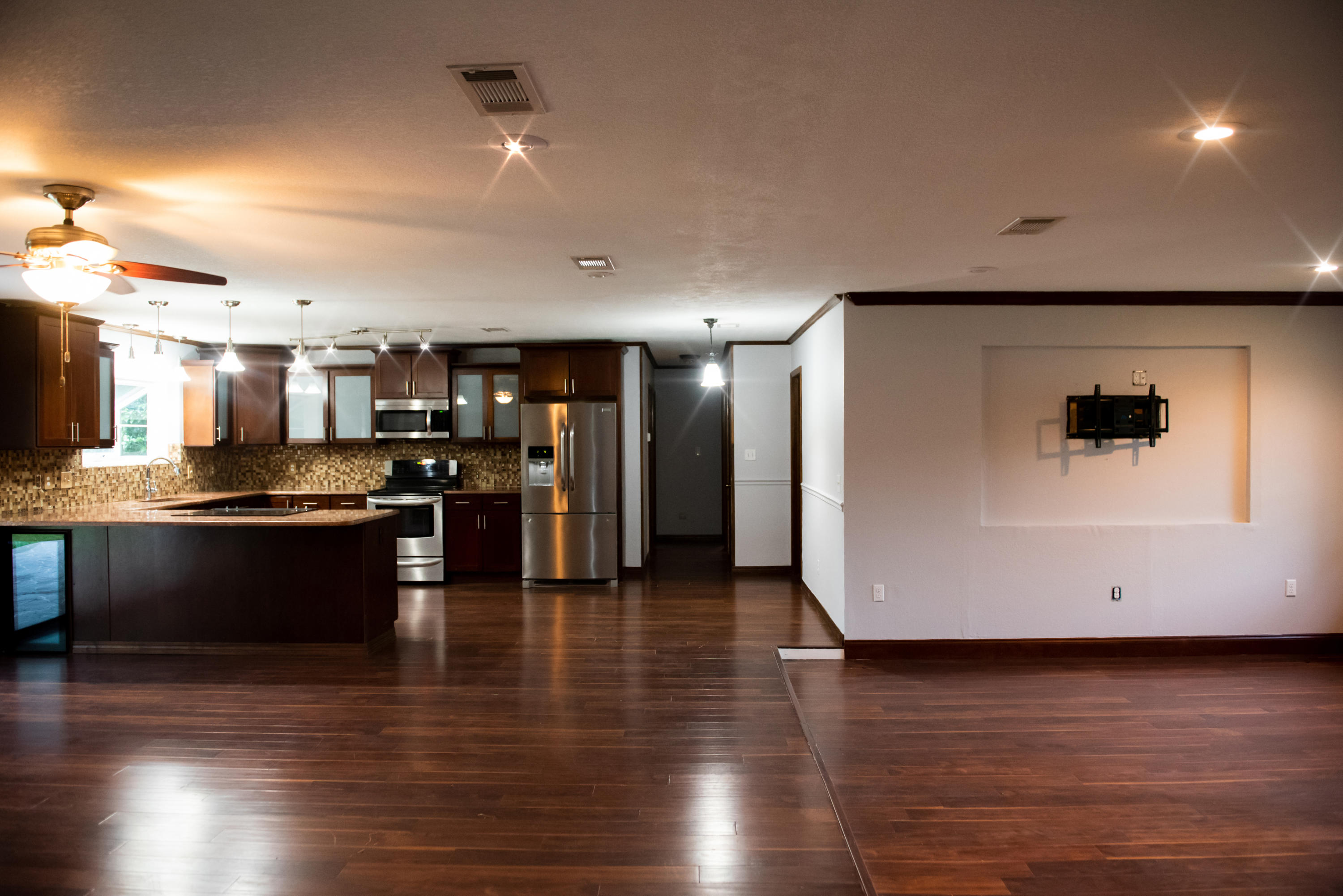 INDIAN BAYOU - Residential Lease