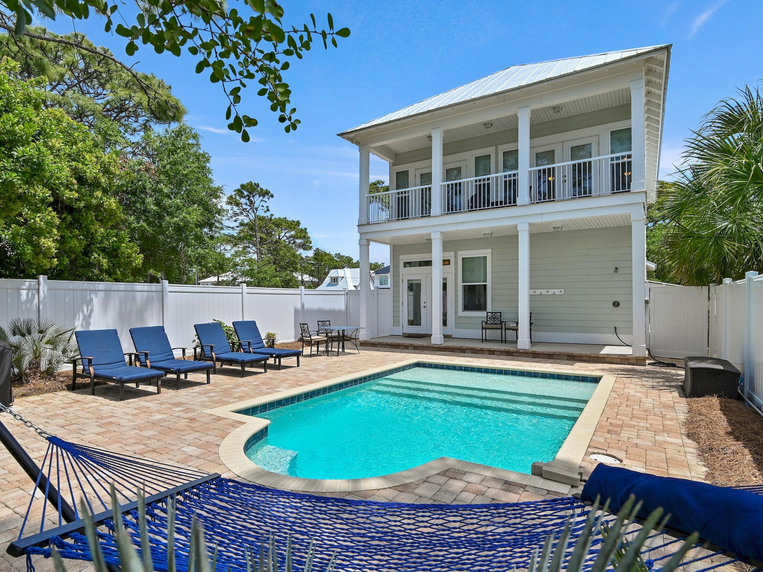 GULF SHORE MANOR - Residential