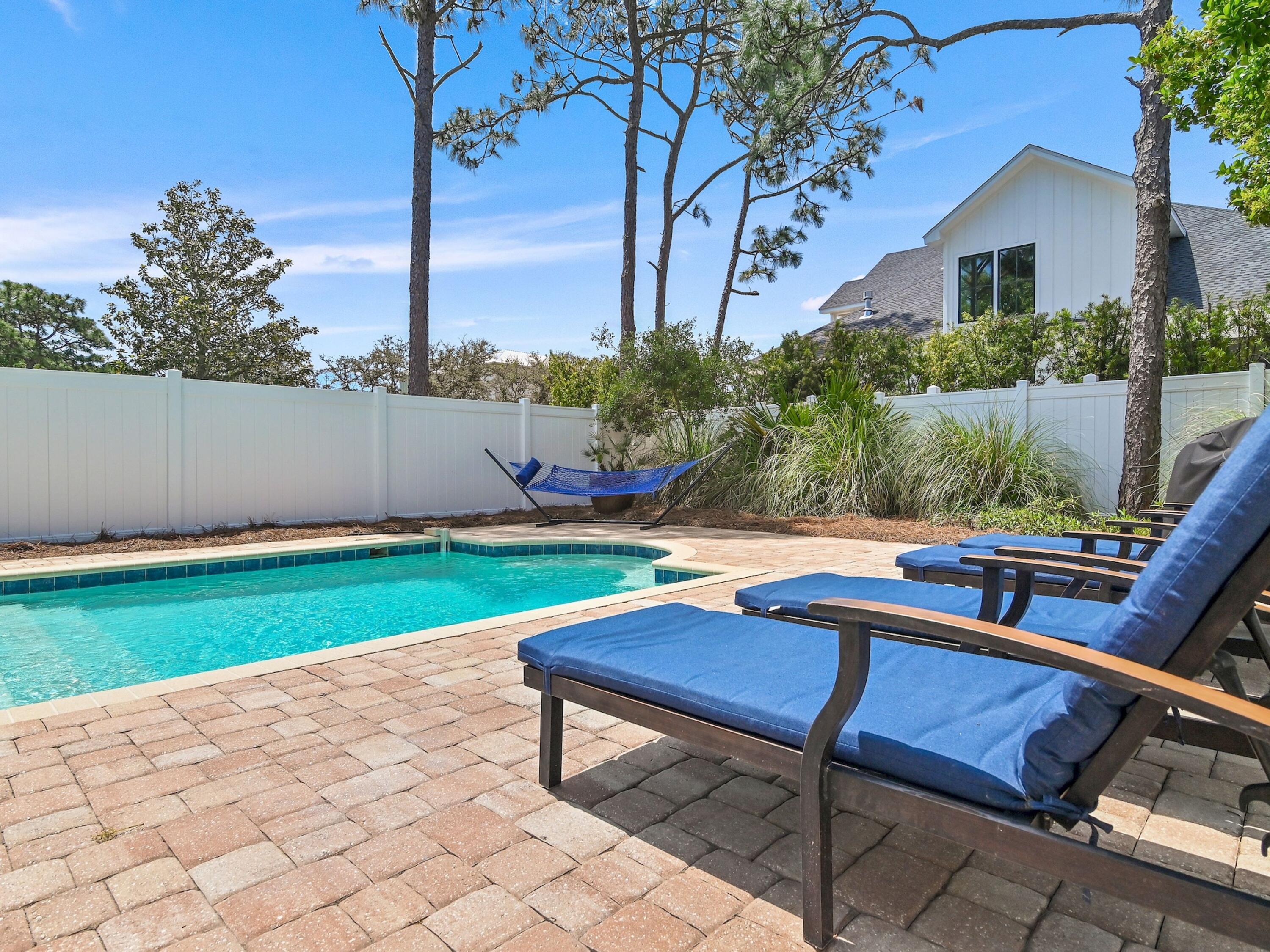 GULF SHORE MANOR - Residential