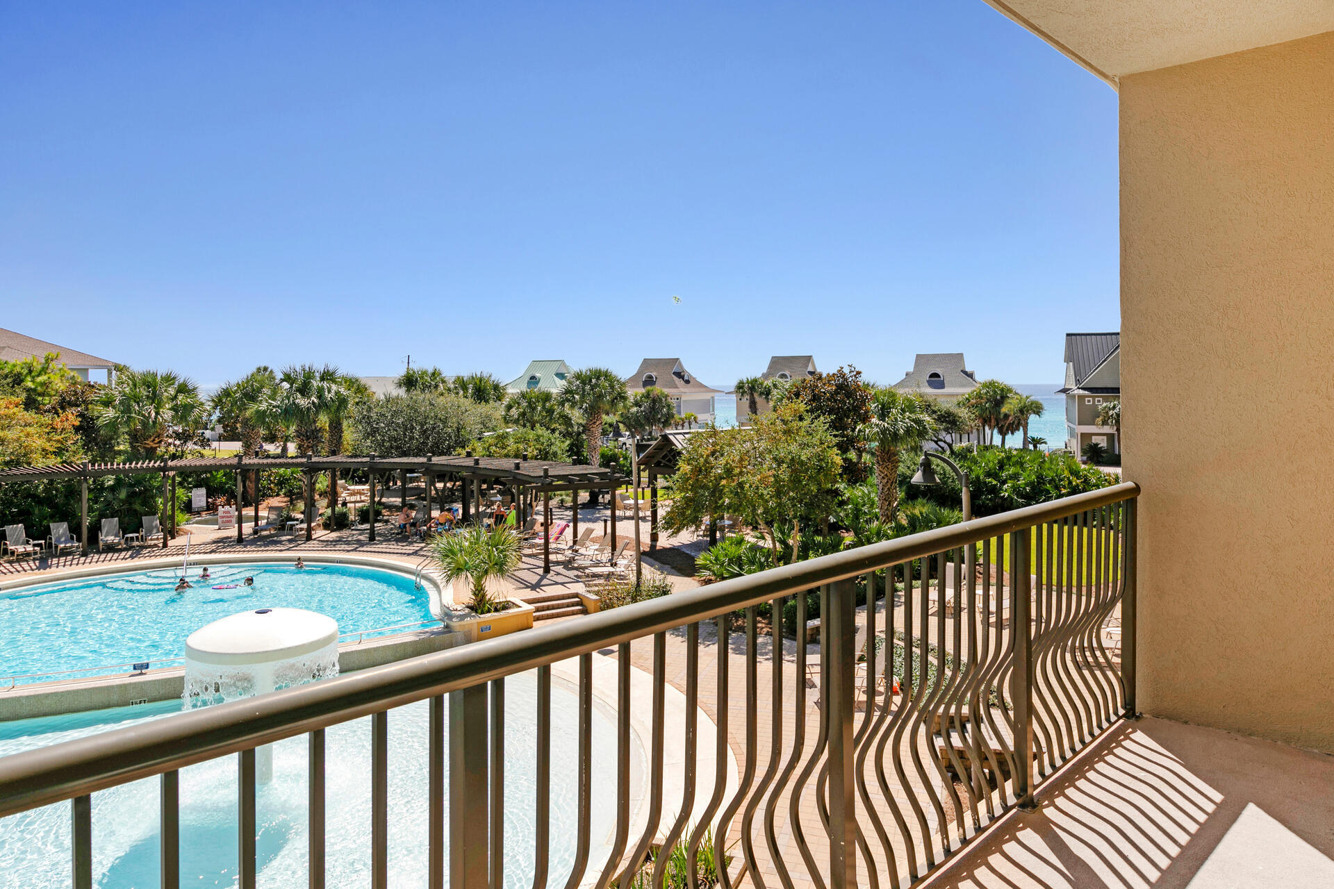 BEACH RESORT - Residential