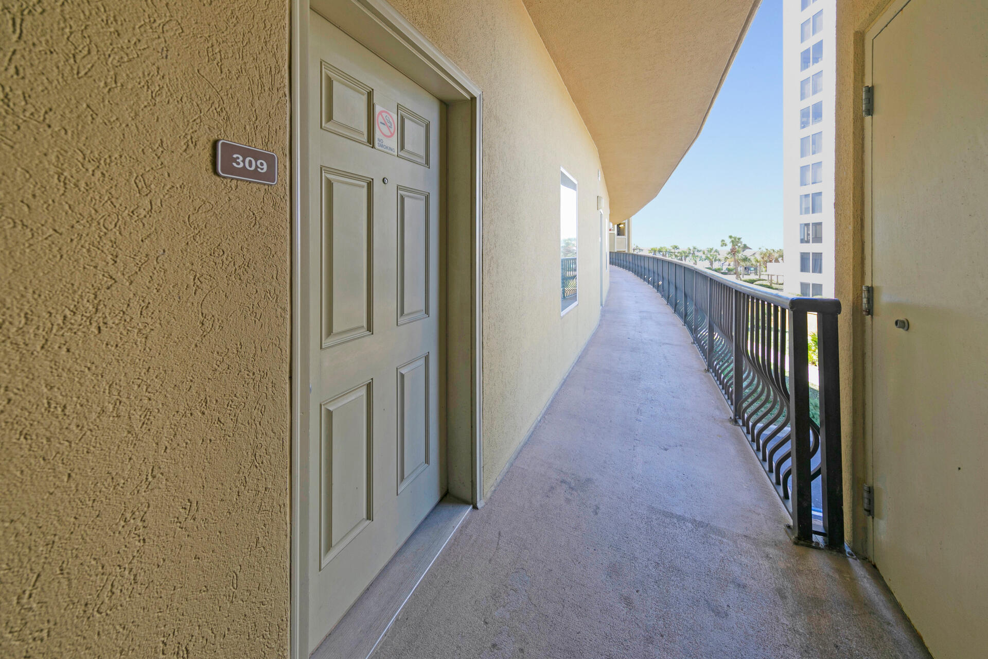 BEACH RESORT - Residential