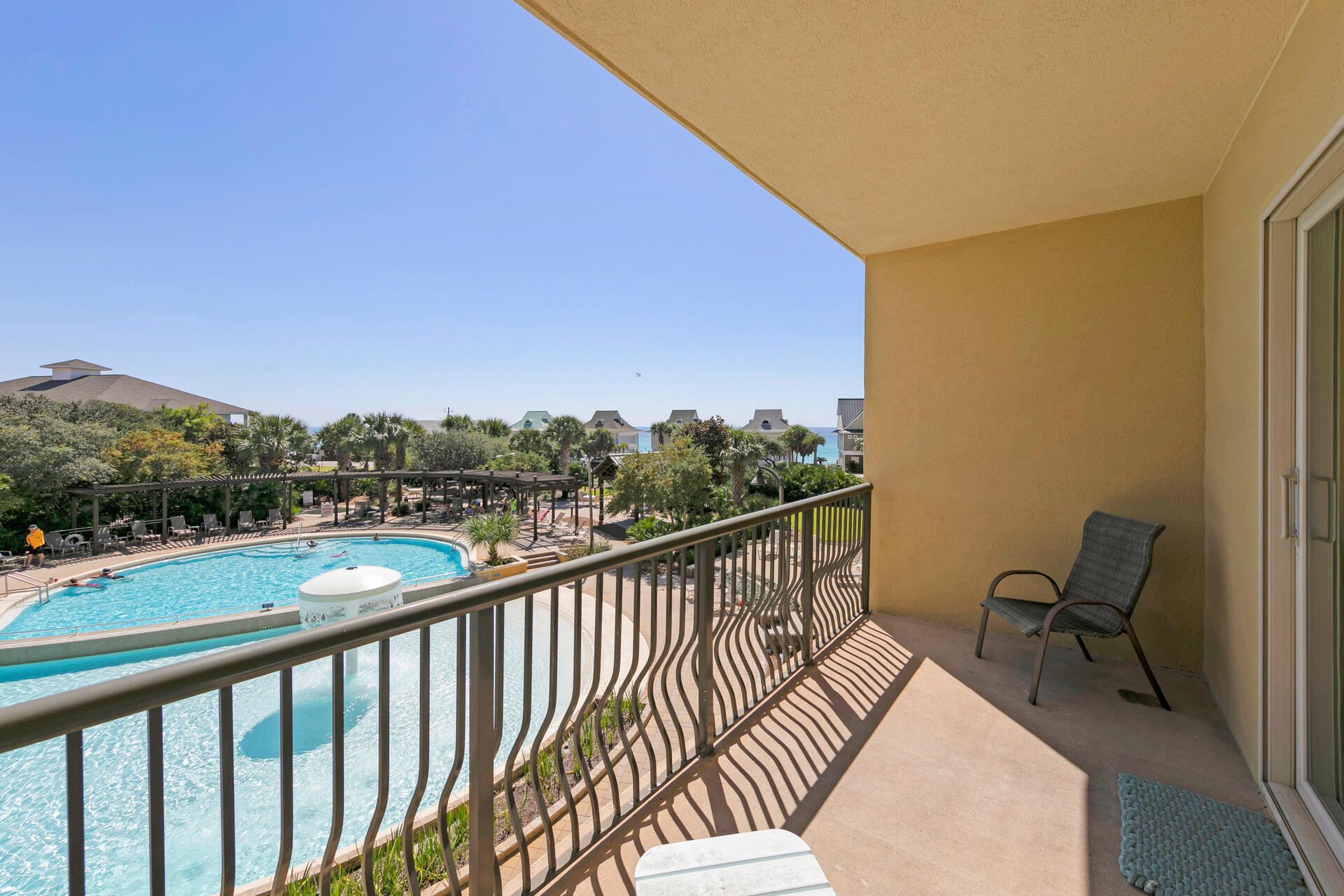 BEACH RESORT - Residential