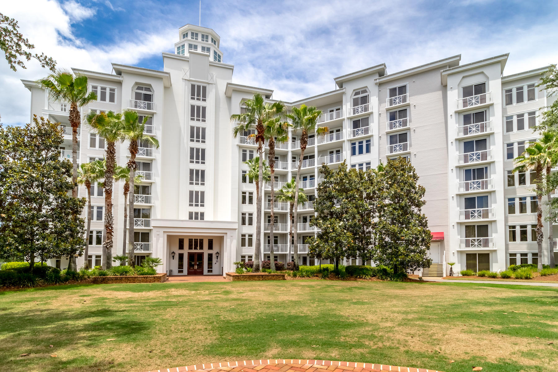 FULLY FURNISHED WITH ALL UTILITIES INCLUDED! Available for a 6 month lease. Come see what all a Resort Community has to offer. Amenities available with the lease of this home (for a one-time, $150 administrative fee per lease term) are daily kayak, bike and boogie board rentals, daily tennis court time, fitness club access (with spa and steam rooms), access to the resorts four pools, and discounts on golf and beach set-ups. This is in addition to any amenities specific to this property's neighborhood and is an exclusive offering with this listing.