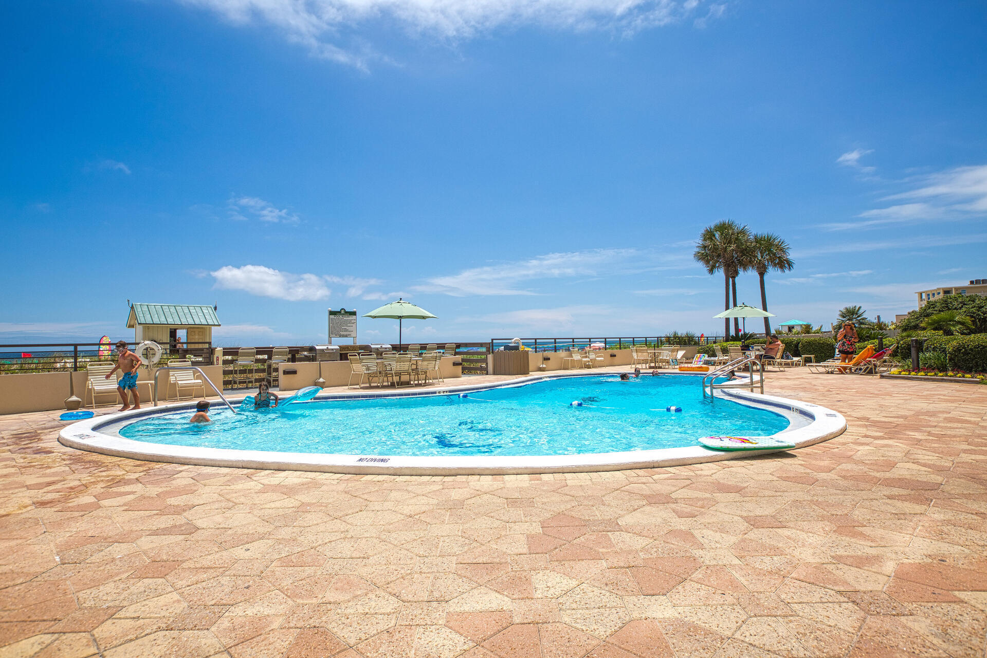 EMERALD TOWERS CONDO - Residential
