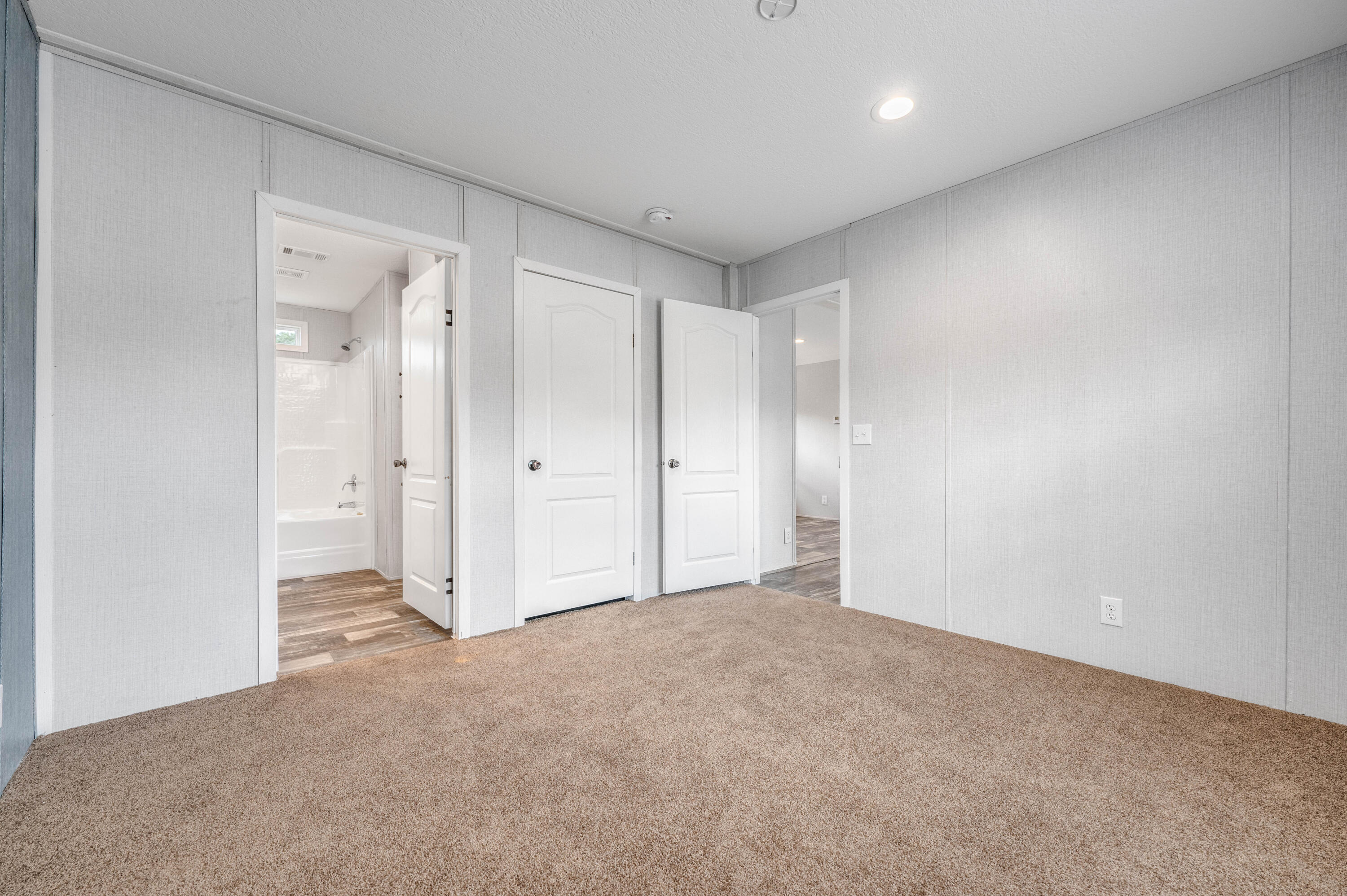 THE PINES - Residential