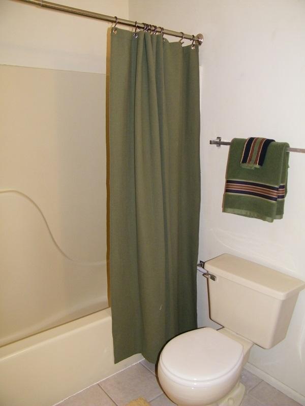 OAK TREE MANOR - Residential Lease