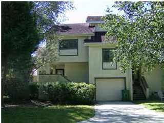 Enjoy carefree living with no yard work! end unit with 2 bedrooms and 2 and a half baths. Kitchen comes with refrigerator, stove, and oven. One car garage with automatic garage door opener. End unit with plenty of shade. Owner will consider a small pet under 30 pounds, fully housebroken, spayed/neutered & current on all shots. Requires a non refundable pet fee. Convenient to Bluewater Marina amid the majestic oak trees with their abundance of shade. You'll love this quiet setting. Reminder- anyone 18 years or older wishing to live in the property must fill out an application. Tenants required to carry renter's liability insurance.