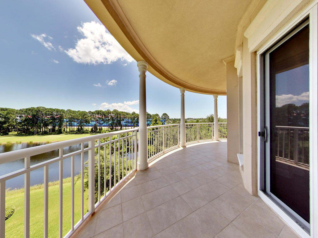 ONE WATER PLACE AT KELLY PLANTATION - Residential