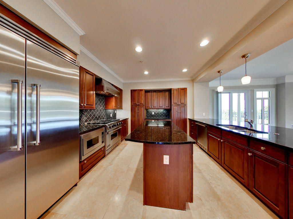 ONE WATER PLACE AT KELLY PLANTATION - Residential