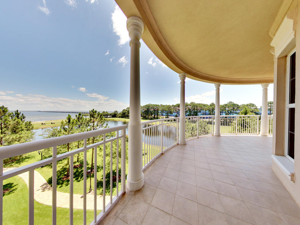 ONE WATER PLACE AT KELLY PLANTATION - Residential