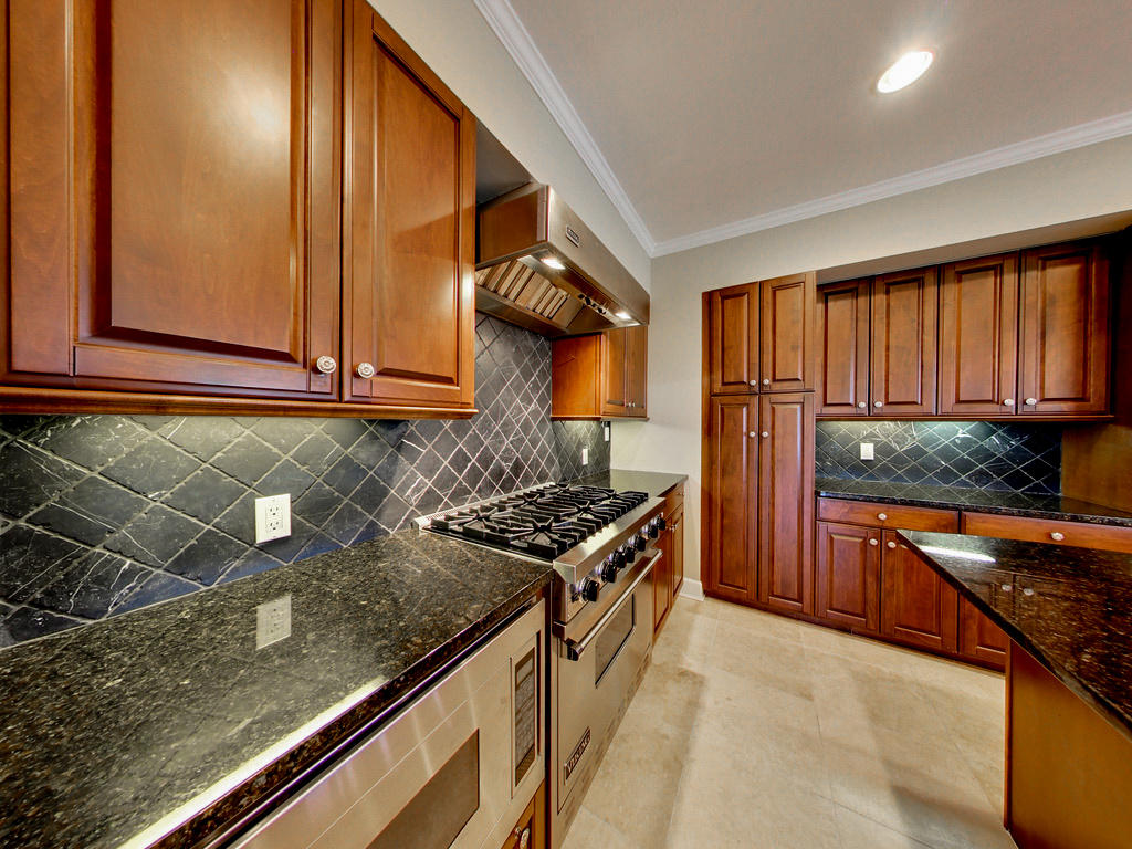 ONE WATER PLACE AT KELLY PLANTATION - Residential