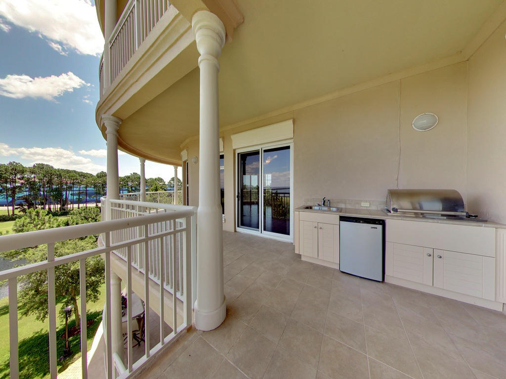 ONE WATER PLACE AT KELLY PLANTATION - Residential