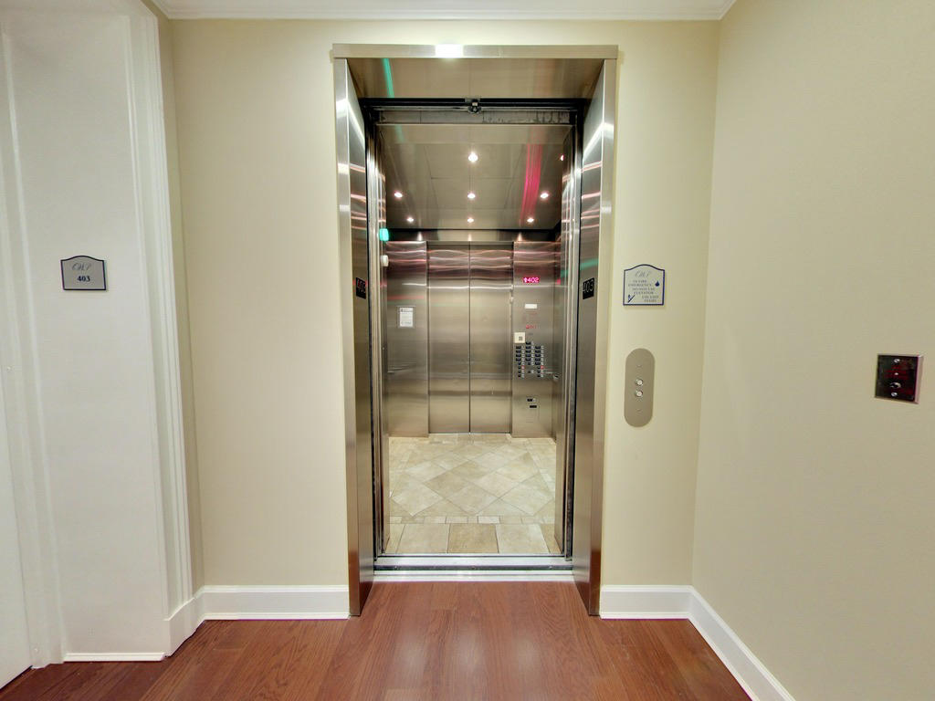ONE WATER PLACE AT KELLY PLANTATION - Residential