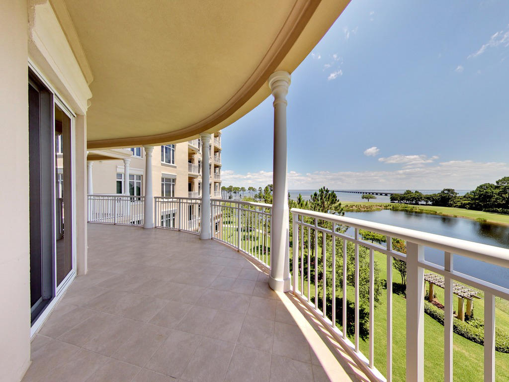 ONE WATER PLACE AT KELLY PLANTATION - Residential