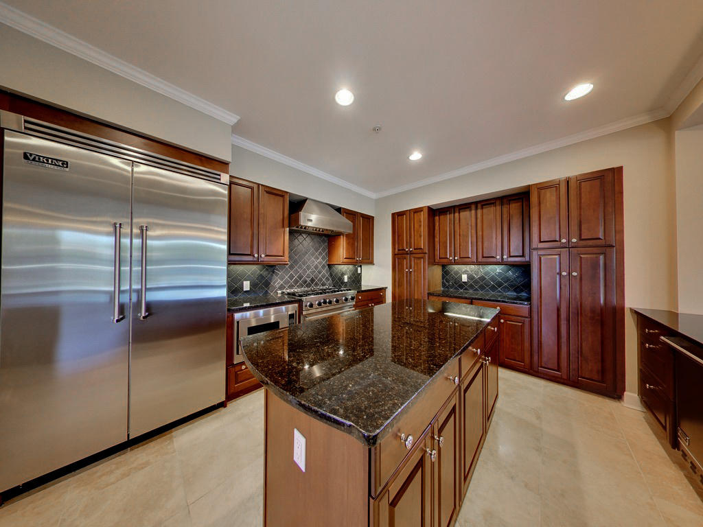 ONE WATER PLACE AT KELLY PLANTATION - Residential