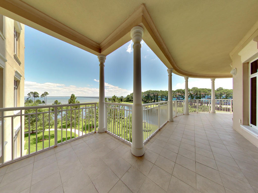 ONE WATER PLACE AT KELLY PLANTATION - Residential